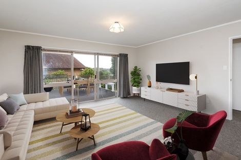 Photo of property in 8 Crescent Hills Court, Northpark, Auckland, 2013