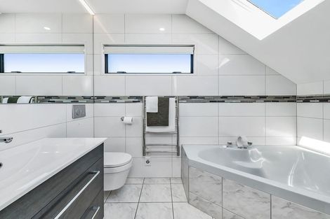 Photo of property in 31 Bengal Drive, Cashmere, Christchurch, 8022