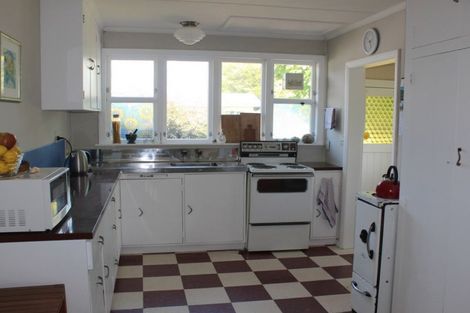 Photo of property in 75 Victoria Street, Carterton, 5713