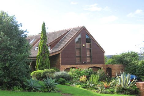 Photo of property in 11 Chelverton Terrace, Red Beach, 0932