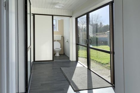 Photo of property in 4 Main Road, Clinton, 9534