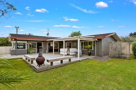 Photo of property in 24 Settlers Grove, Orewa, 0931