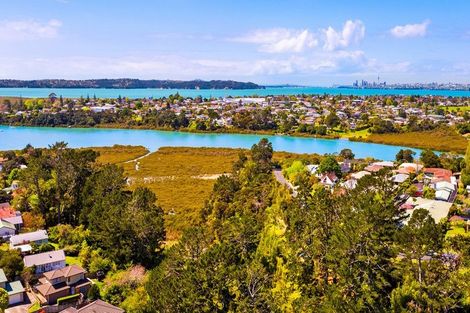 Photo of property in 192 Colwill Road, Massey, Auckland, 0614