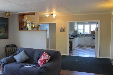 Photo of property in 75 Victoria Street, Carterton, 5713