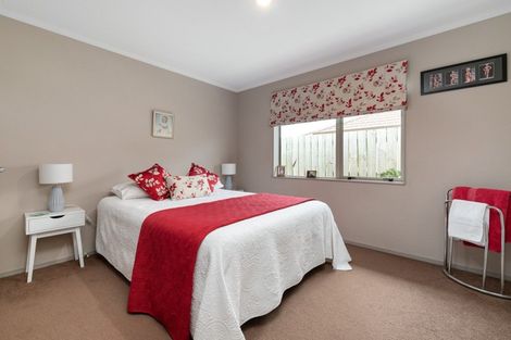 Photo of property in 110 Oriental Parade, Papamoa Beach, Papamoa, 3118