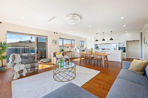 Photo of property in 41 Compass Way, Half Moon Bay, Auckland, 2012