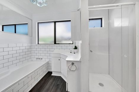 Photo of property in 84 Pioneer Road, Moturoa, New Plymouth, 4310