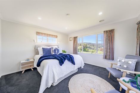 Photo of property in 18 Emerald Hill Drive, Birchville, Upper Hutt, 5018