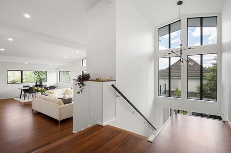 Photo of property in 18 Heaton Grove, Chatswood, Auckland, 0626