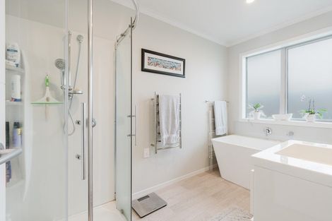 Photo of property in 135 Forest Lake Road, Forest Lake, Hamilton, 3200