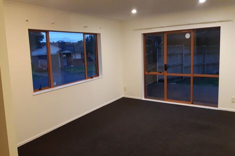 Photo of property in 4 Greenberry Drive, Ranui, Auckland, 0612