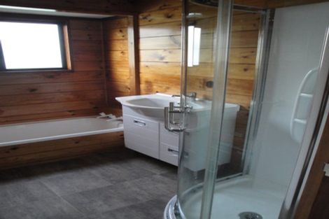 Photo of property in 1/9 Bronzewing Terrace, Unsworth Heights, Auckland, 0632