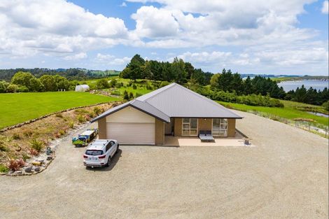 Photo of property in 24 Karakanui Road, Tinopai, Matakohe, 0593