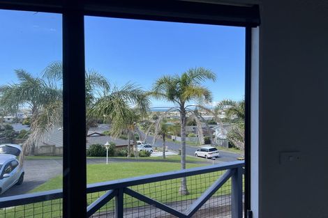 Photo of property in 36 Albatross Road, Red Beach, 0932