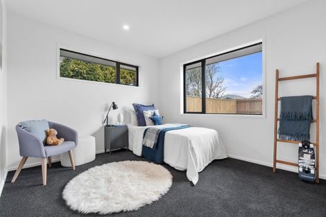 Photo of property in 1 Kakariki Crescent, Carterton, 5713