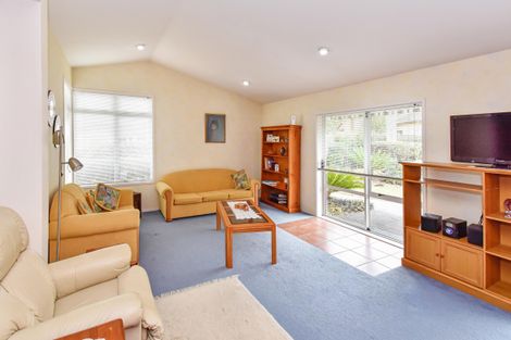 Photo of property in 3 Magic Way, Randwick Park, Auckland, 2105