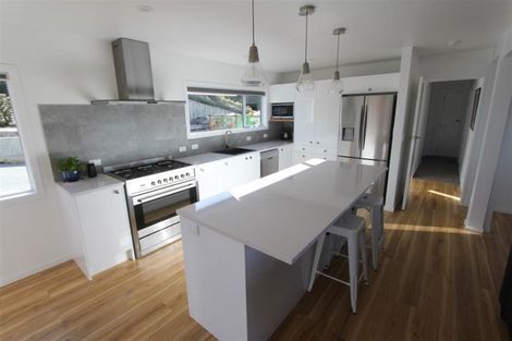 Photo of property in 5 Jacaranda Grove, Maungaraki, Lower Hutt, 5010