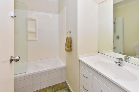 Photo of property in 5 Adair Place, Weymouth, Auckland, 2103