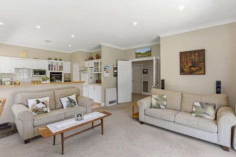 Photo of property in 9 Maple Lane, Waikanae, 5036