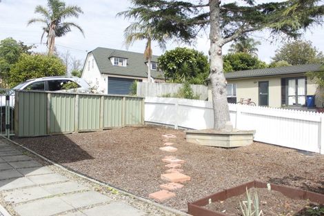 Photo of property in 1/32a Bronzewing Terrace, Unsworth Heights, Auckland, 0632