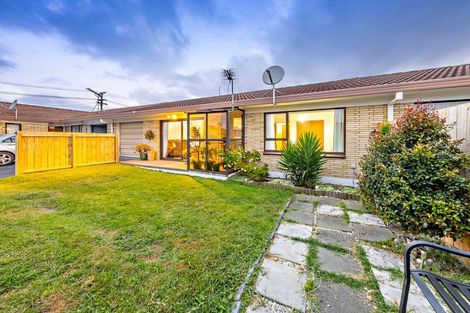 Photo of property in 2/24 Prictor Street, Papakura, 2110