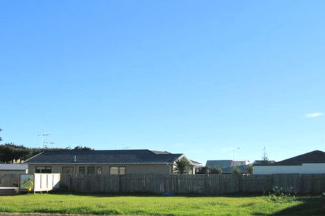 Photo of property in 23 Health Camp Road, Otaki Beach, Otaki, 5512