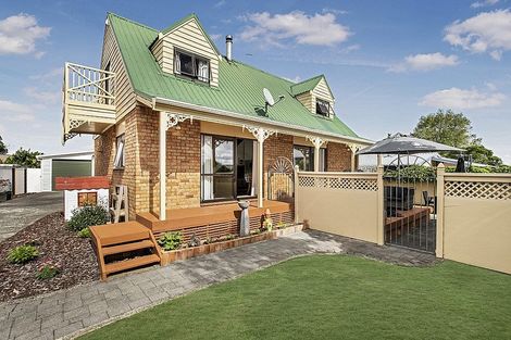Photo of property in 14 Hadley Wood Drive, Wattle Downs, Auckland, 2103