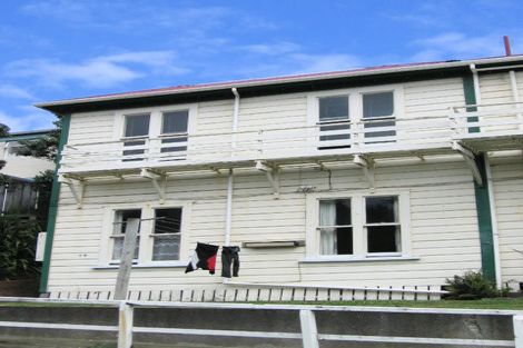 Photo of property in 3/38 Edinburgh Terrace, Berhampore, Wellington, 6023