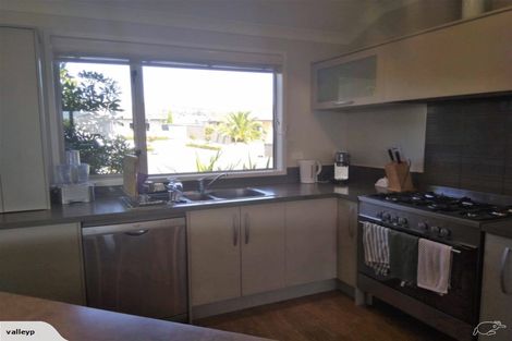 Photo of property in 19 Karoola Place, Havelock North, 4130