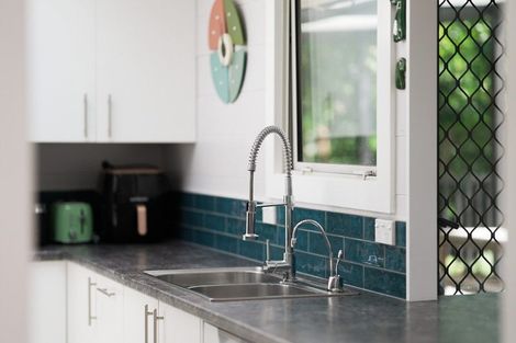 Photo of property in 15 Tiromoana Road, Raumati South, Paraparaumu, 5032