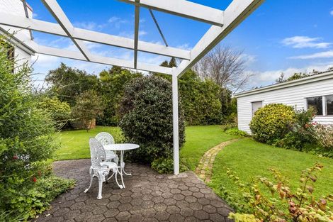 Photo of property in 9 Taranaki Street, Saint Johns Hill, Whanganui, 4501