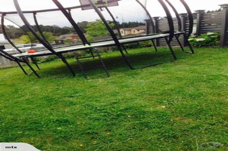 Photo of property in 20 Harrowglen Drive, Northcross, Auckland, 0632