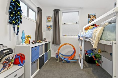 Photo of property in 18 Atkinson Road, Titirangi, Auckland, 0604