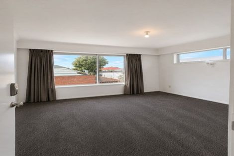 Photo of property in 76a Lake Road, Narrow Neck, Auckland, 0624
