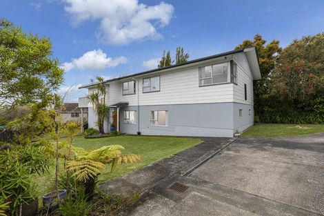 Photo of property in 9 Denver Avenue, Sunnyvale, Auckland, 0612