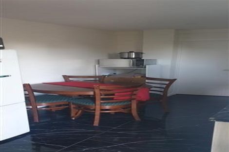 Photo of property in 5 Fernhaven Place, Massey, Auckland, 0614