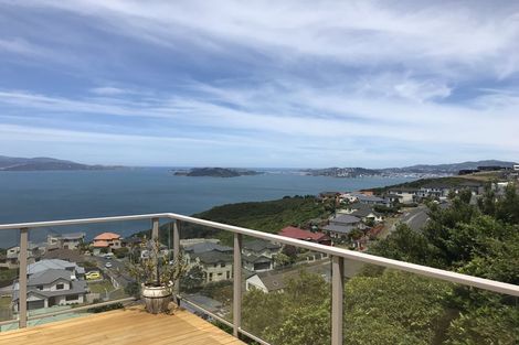 Photo of property in 6b Sunhaven Drive, Newlands, Wellington, 6037