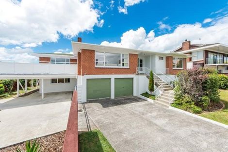 Photo of property in 25 The Crest, Sunnyhills, Auckland, 2010