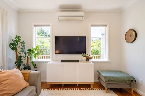 Photo of property in 12 Glenside Road, Glenside, Wellington, 6037