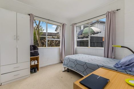 Photo of property in 12 Finlow Drive, Te Atatu South, Auckland, 0610