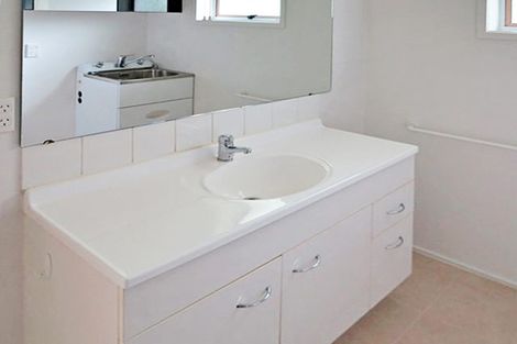 Photo of property in 2/12 Lydia Avenue, Northcote, Auckland, 0627