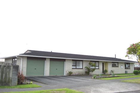 Photo of property in 2 Tamati Place, Merrilands, New Plymouth, 4312