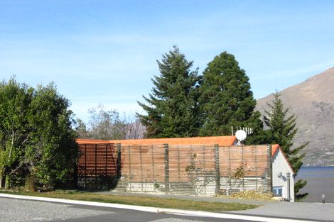 Photo of property in 86/88 Cedar Drive, Kelvin Heights, Queenstown, 9300
