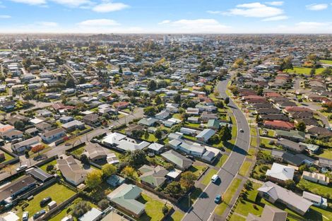 Photo of property in 102 Mount View Road, Melville, Hamilton, 3206