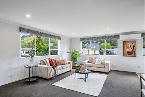 Photo of property in 4 Harvard Grove, Totara Park, Upper Hutt, 5018