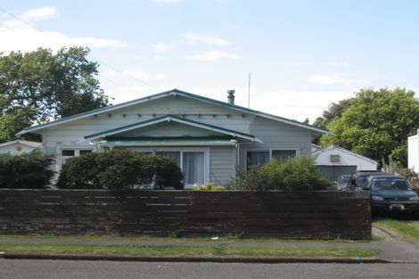 Photo of property in 104 Harrison Street, Whanganui, 4500