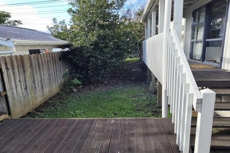 Photo of property in 1/100 Birkdale Road, Birkdale, Auckland, 0626