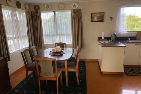 Photo of property in 10 Deakin Place, Clive, 4102