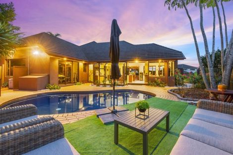 Photo of property in 70 Manor Park, Sunnyhills, Auckland, 2010