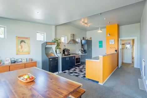 Photo of property in 2 Cornwall Road, Lyttelton, 8082